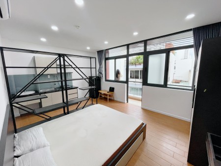 Căn hộ studio, ban công bự, full nội thất, gần hồ con Rùa, Chợ Tân Định