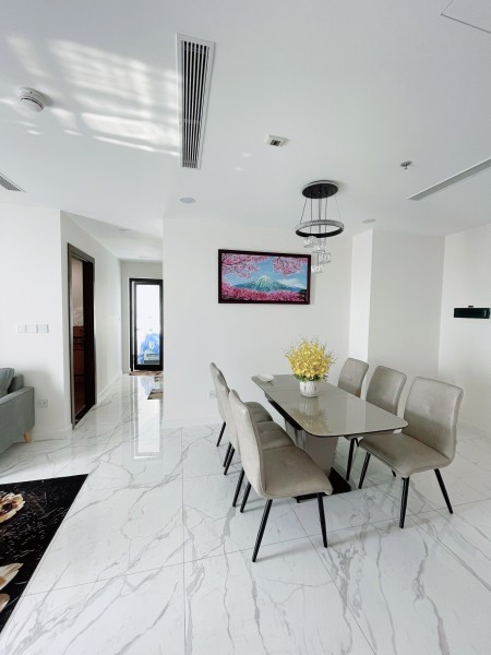 Cho thuê căn hộ 3PN-3WC-114m2, Full nội thất cao cấp tại Sunshine City, giá 20tr/th(Bao phí)