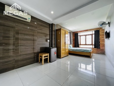 Căn Hộ Cao Cấp - Full Nội Thất - View Sân Golf - Ngay Quang Trung