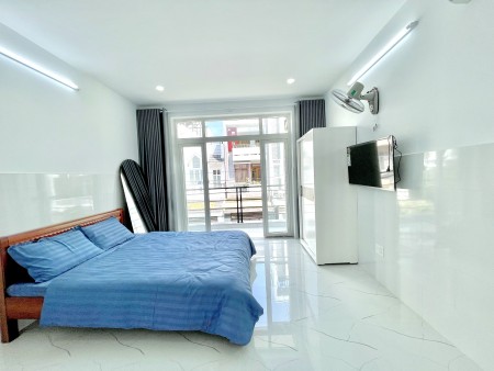 Căn hộ dịch vụ full nội thất thoáng mát, gần ĐH TĐT, Rmit, ĐH tài chính.