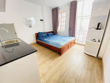 Căn hộ ban công, cửa sổ trời siêu rẻ cực phẩm Q1 Phạm Ngũ Lão