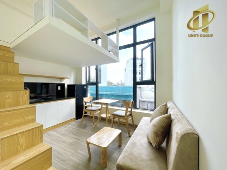 Duplex cửa sổ to rất thoáng mát ngay cầu Tân Thuận Quận 4