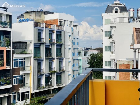 Căn hộ mới Full nội thất, Ban công lớn - trung tâm Q2 ( chỉ còn 1p)