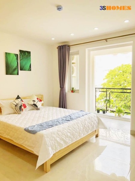 Căn Hộ Siêu Hot Có Ban Công, 1 Phòng Ngủ Thoáng Mát Ngay Sân Bay