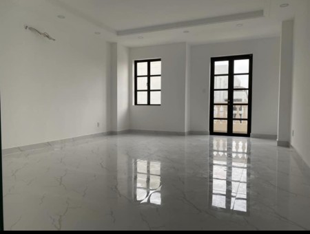  Trống 1 phòng mới xây 100%, siêu rộng, có ban công thoáng mát