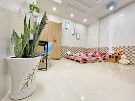 Cho thuê căn hộ Đường Nguyễn Kiệm, Phú Nhuận, giá siêu rẻ