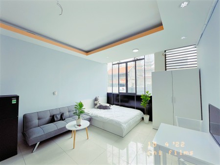 Căn hộ cao cấp có Cửa sổ kính lớn. Đầy đủ tiện nghi tại Phú Nhuận