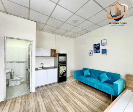 Cho thuê căn hộ mini full nội thất mới mẻ, đẹp, rộng rãi ngay Âu Cơ. Giá 4,2 Triệu/Tháng