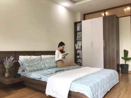 Cho thuê CHDV 1PN Full NT, bancol thoáng mát. Gần vòng xoay Hàng Xanh