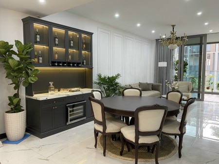 Nhà đẹp cho thuê 3PN,  Nội thất cao cấp diện tích 155m2 tại Empire City