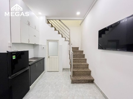 Căn hộ 1 trệt 1 lầu, Full nôi thất, ban công lớn, ngay tại Mai Chí Thọ, Q2