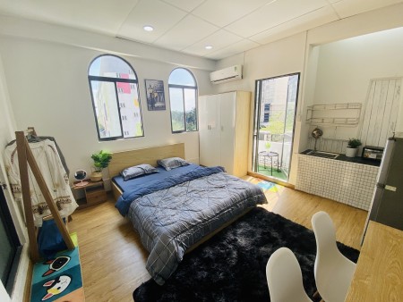 Căn hộ Studi rộng 30m2  Có ban công lớn, cửa sổ lớn Full nội thất kế Q1 view Landmark, thoáng mát