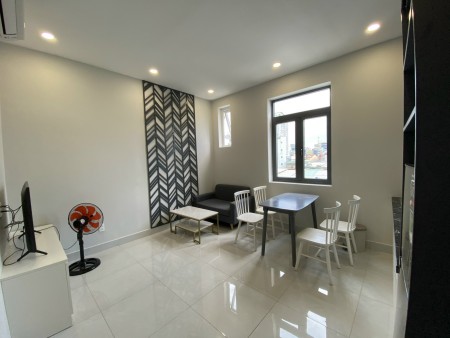 Căn hộ 2pn sang trọng gần cầu Công Lý, Q3