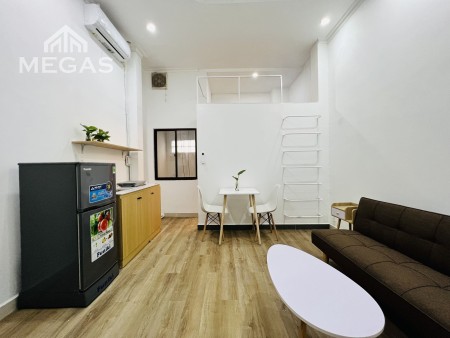 CHDV Full Nt - Ban Công View Xịn Gần Saigon Center Q1