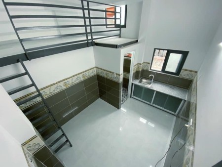 Chính chủ cho thuê căn hộ mới xây có gác cao, có ban công thoáng mát tại Gò Vấp