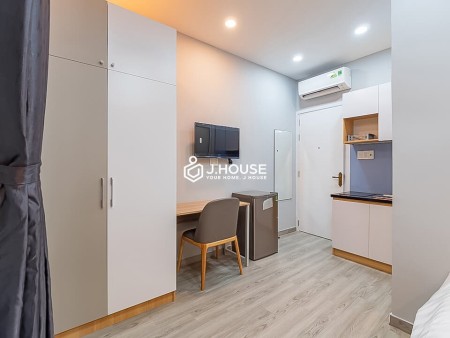 Căn hộ studio có bếp tách biệt giường, ngay sân bay Tân Sơn Nhất, 20m2, 1 phòng ngủ, 1 toilet