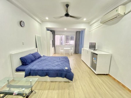 Căn hộ Full nội thất rộng thoáng, gần CV Lê Văn Tám