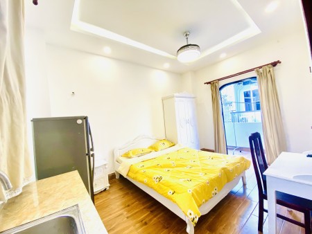 CH ngay Lê Văn Sỹ Balcon Thang Máy