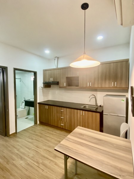 2pn riêng có bancon siêu rộng ngay Tân Định Quận 1