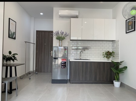 Căn hộ Full nội thất cao cấp, mới toanh Quận 10 giáp Q3