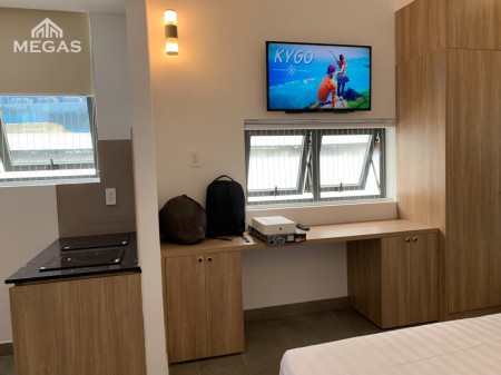 Penhouse có sân thượng, full nội thất, Sang xịn mịn, Tọa lạc ngay trung tâm Quận 1