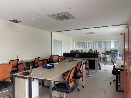 Cần cho thuê văn phòng tại Sarica Condominium, DT: 80m2. Giá: 18tr/tháng. LH: 0987461*** (zalo), 80m2, ,