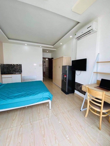 Căn hộ dịch vụ Studio ban công full nội thất ở Phú Nhuận