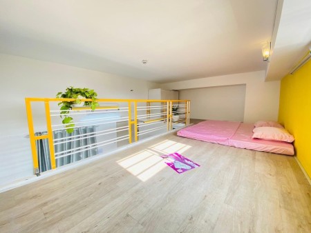 Q7 Duplex có cửa sổ thoáng mát