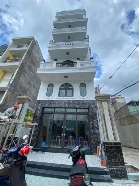 Trống 1 căn full nội thất giá cực tốt ở Phạm Văn Chiêu