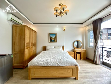 Cho Thuê Căn Hộ Ban Công Full Nội Thất Quận 1