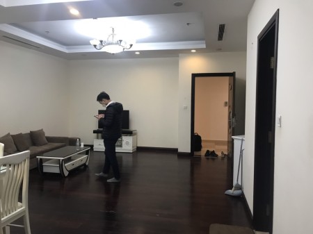 Chính chủ cần cho thuê nhanh căn hộ cao cấp Vinhomes Royal City, 2PN đủ đồ nội thất. LH 0344529391, 110m2, 2 phòng ngủ, 2 toilet