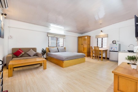 Cho thuê căn hộ siêu rộng, nội thất xịn xò kế lankmak 81