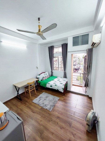 Căn hộ Quận 2 full nội thất ban công siêu thoáng, sát bên chợ Bàn Cờ, 30m2, 1 phòng ngủ, 1 toilet