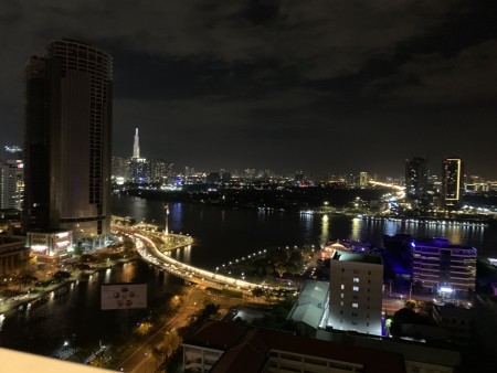 Cho thuê căn hộ 2pn, 1wc giá chỉ 20tr full nội thất Saigon Royal LH: 0939009318 e Cường