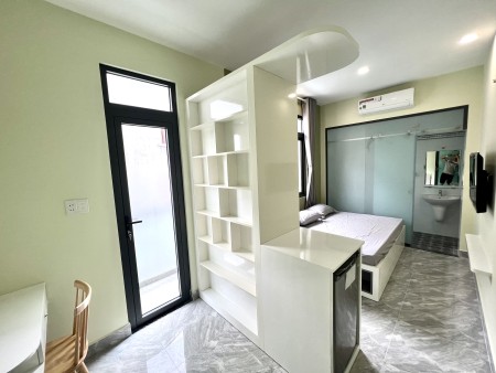 Cho thuê căn hộ mới ban công Thảo Điền, Quận 2, Nguyễn Văn Hưởng