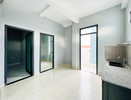 Căn hộ mới 100% 2 pn có ban công tại Âu Cơ, Tân Phú