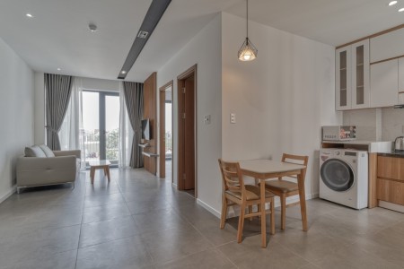 Căn hộ cao cấp 1PN 55m2, 2 Ban công/Máy giặt riêng - mặt đường Quốc Hương