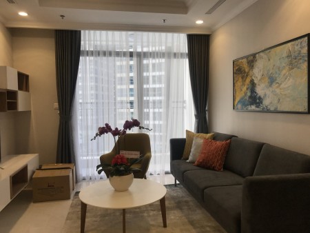 Cho thuê căn hộ 3 phòng ngủ có sẵn nội thất đẹp cc Vinhomes Central Park