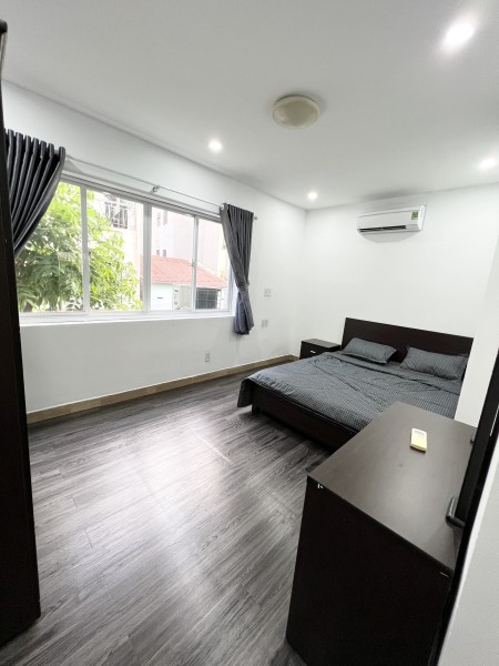 Quận 1 căn hộ diện tích 70m2 full nội thất gần Cầu Bông, Hồ Con Rùa