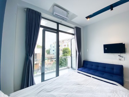 Căn hộ full nội thất tiện nghi rộng cửa sổ lớn gần siêu thị, khu sầm uất