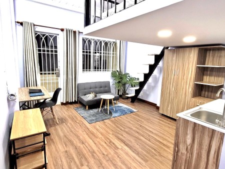 Căn hộ có gác không giới hạn người ở, Nguyễn Cửu Vân, ban công, Bình Thạnh