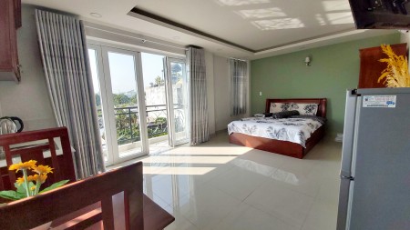 Căn Hộ Ban Công, Máy Giặt Riêng, Ngay Bờ Kè Quận 3