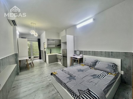 Khai trương căn hộ dịch vụ giá tốt, full nội thất, bancol, ngay sân bay Tân Sơn Nhất