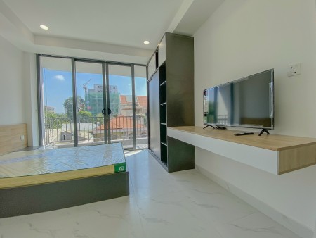 Căn 1 bedroom balcony máy giặt riêng ngay Nguyễn Trãi, Q1