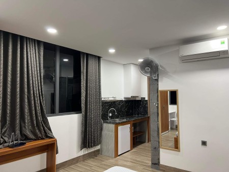 Căn hộ cửa sổ thoáng mát, giáp quận 1, view lầu cao, full nội thất