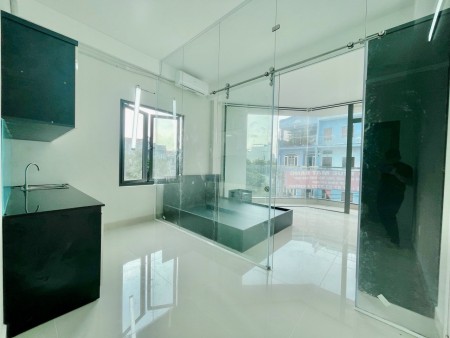 CH cao cấp full nội thất balcony, view siêu đẹp, toà nhà mới xây 100%