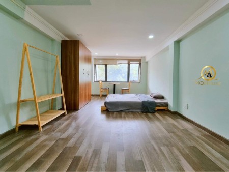 Căn hộ view bờ sông cực đẹp, thoáng mát, sát bên khu ăn uống sầm uất.