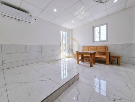 Căn hộ balcony thoáng mát, gần TTTM Sư Vạn Hạnh.