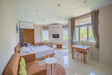 Căn hộ Q1 FullNT có ban công thoáng mát , bồn tắm ngay bờ kè Hoàng Sa- Cầu Thị Nghè