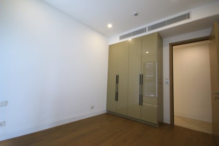 Cho thuê giá tốt căn hộ 3PN, 2WC tầng cao tại The River Thủ Thiêm, 126m2, 3 phòng ngủ, 2 toilet